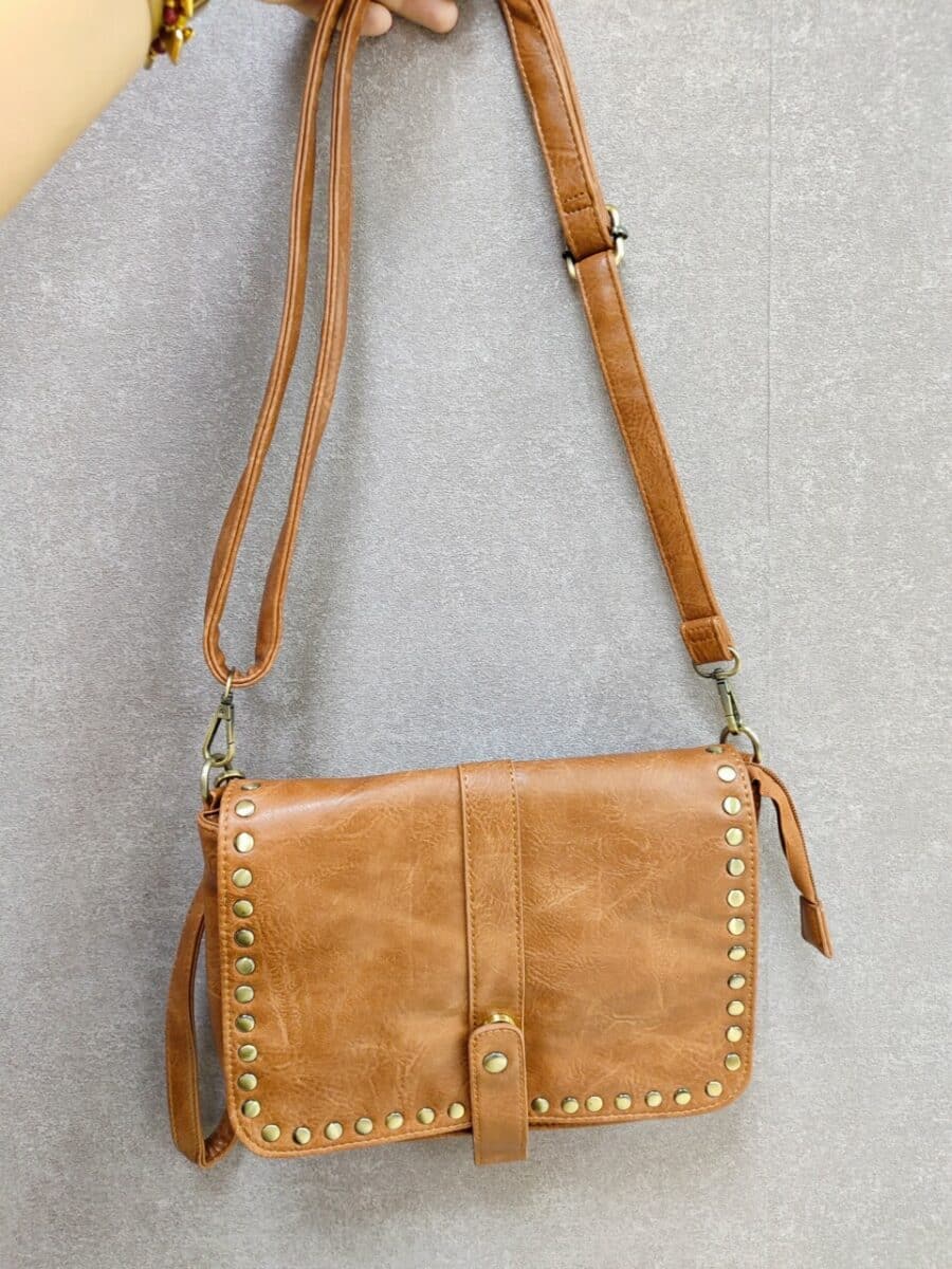 Bolso TACHUELAS CAMEL