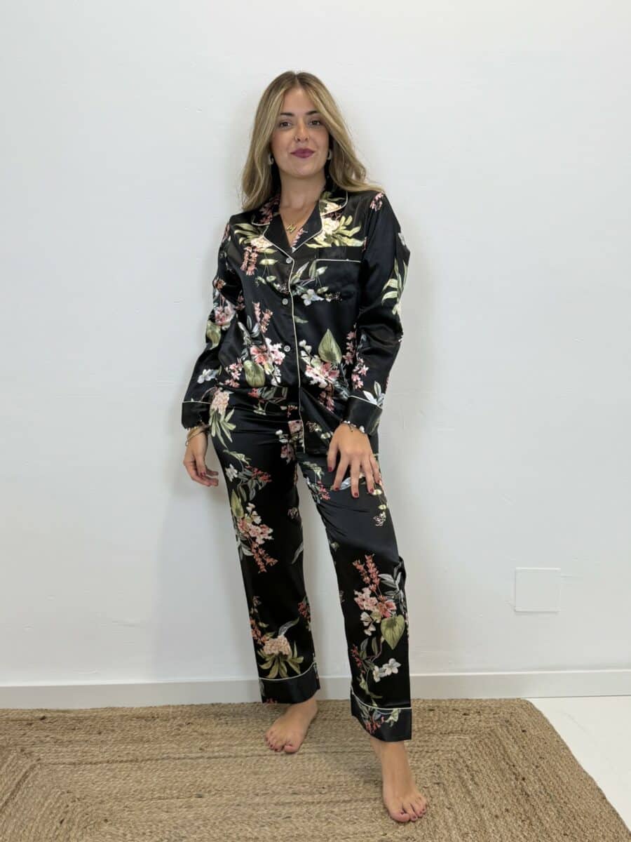 Pijama SATINADO NEGRO