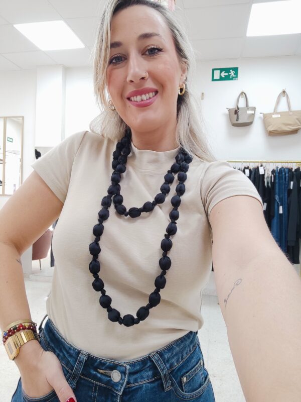 Collar NEGRO BOLAS