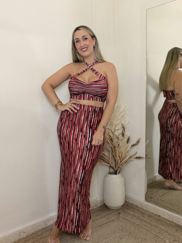 Conjunto LÍNEAS BURDEOS