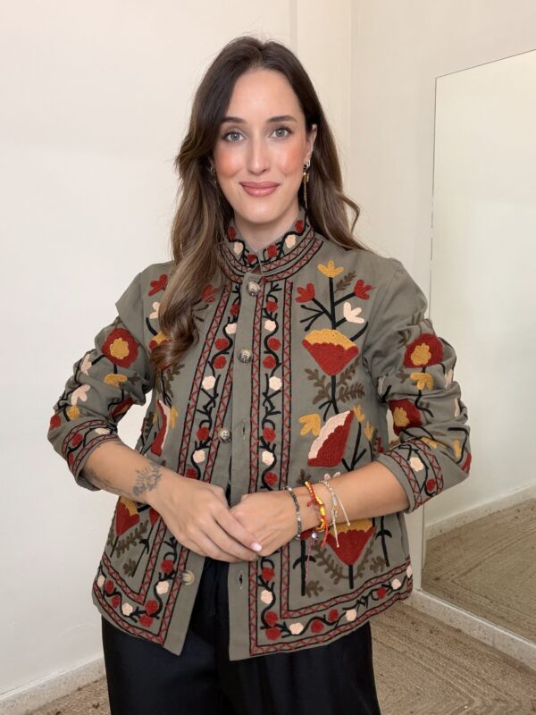 Chaqueta BORDADA VERDE